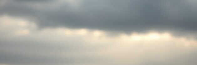 SPF w pochmurny dzień: dlaczego codzienna ochrona przed promieniowaniem UVA jest niezbędna nawet bez słońca